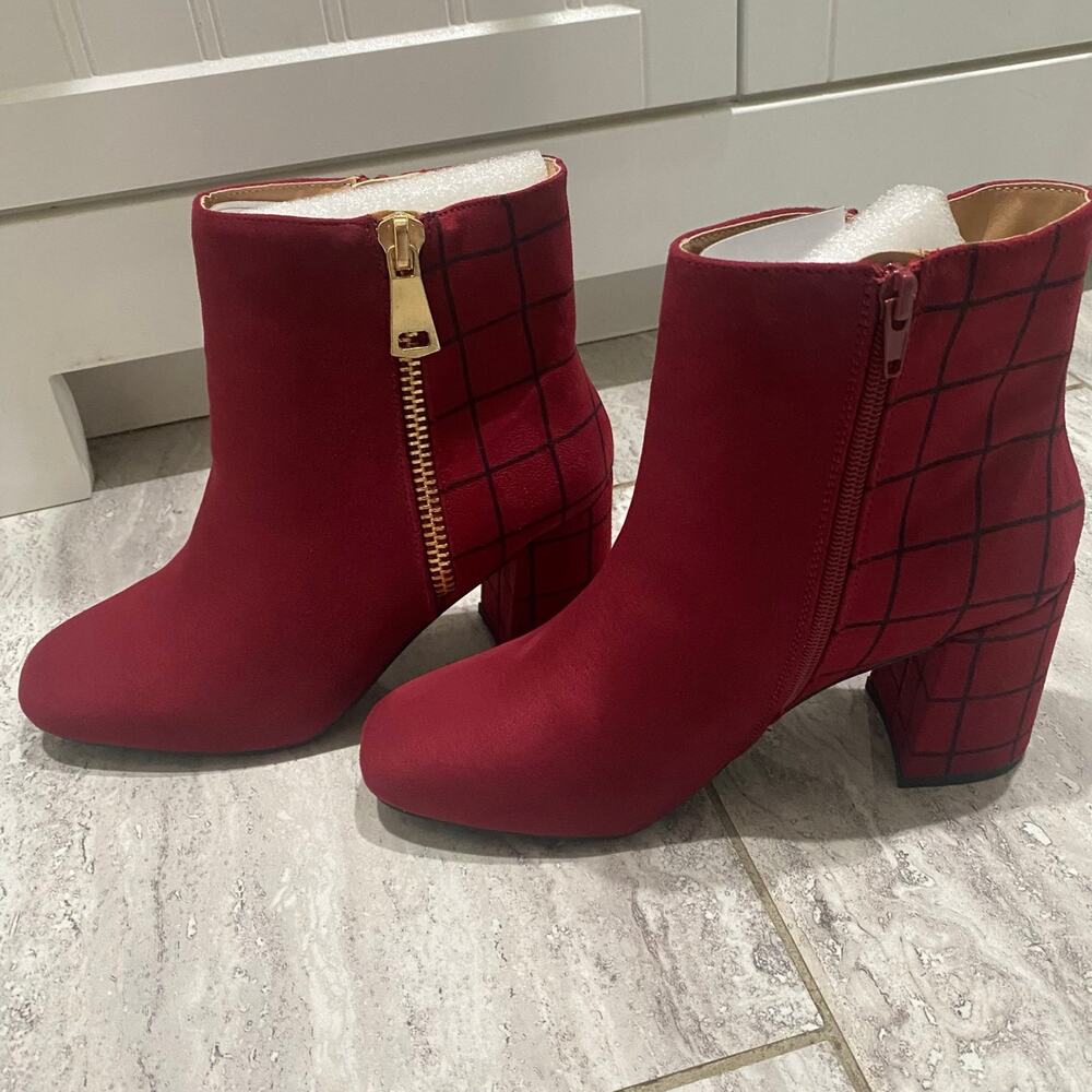 Journee Collection Block Heel Burgundy/Black Two-Tone Ankle Boots Women's Size 8
